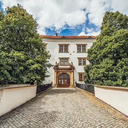 Skodova 4*